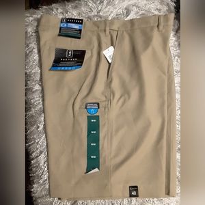 Men's PGA Tour Shorts Size 40 NWT